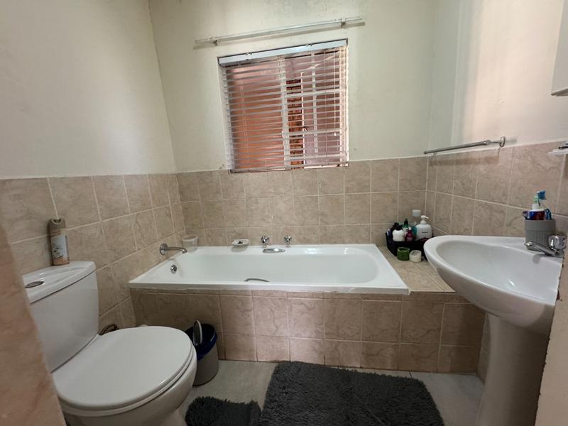 To Let 2 Bedroom Property for Rent in Erand Gardens Gauteng