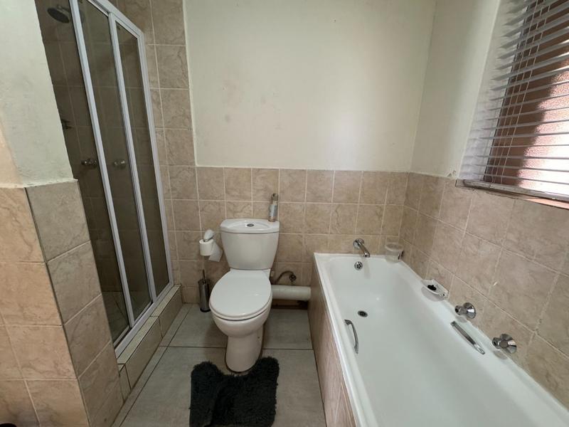 To Let 2 Bedroom Property for Rent in Erand Gardens Gauteng