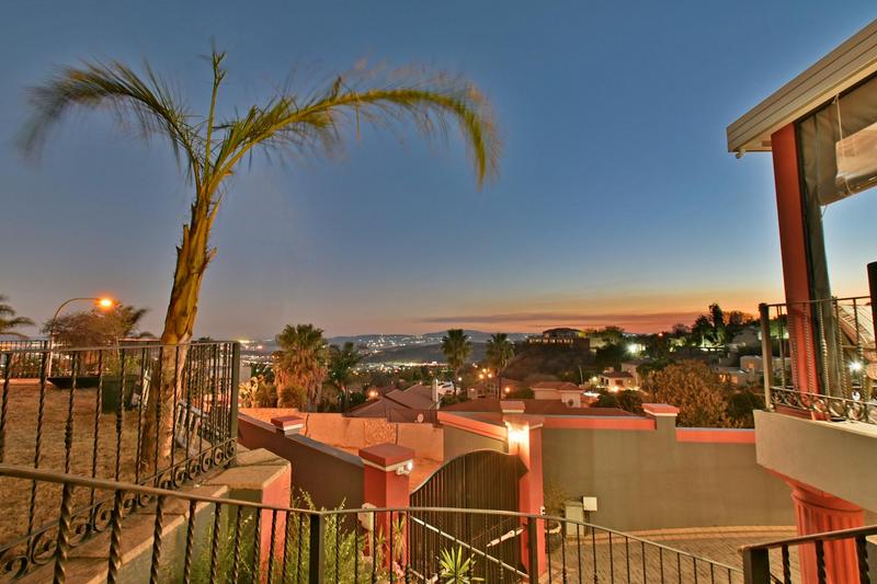 6 Bedroom Property for Sale in Glenvista Gauteng