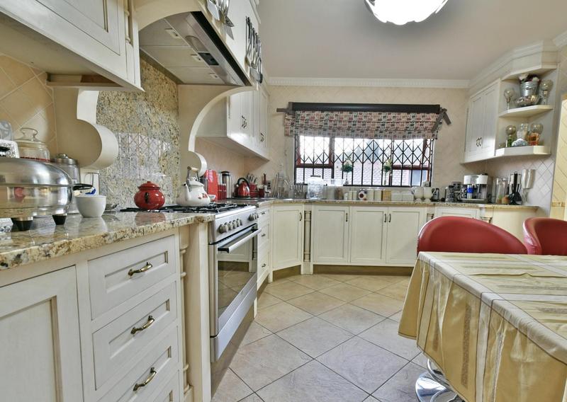 6 Bedroom Property for Sale in Glenvista Gauteng