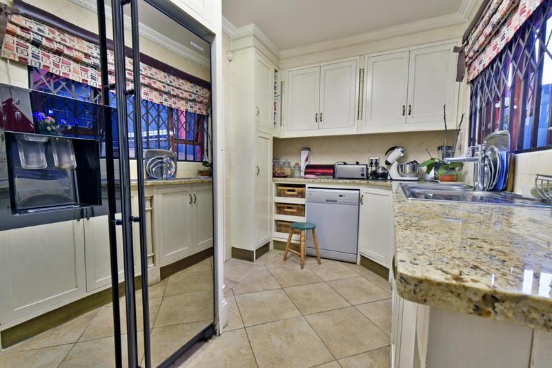 6 Bedroom Property for Sale in Glenvista Gauteng