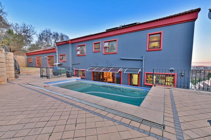 6 Bedroom Property for Sale in Glenvista Gauteng