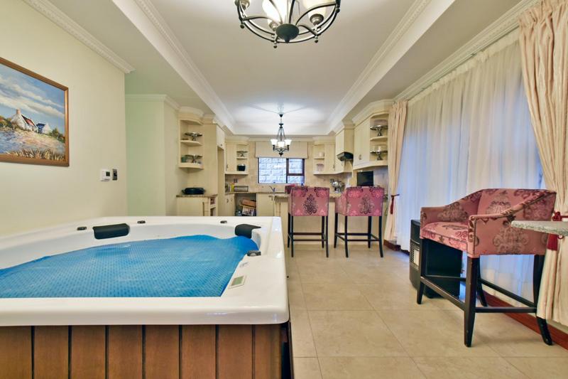 6 Bedroom Property for Sale in Glenvista Gauteng