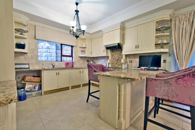 6 Bedroom Property for Sale in Glenvista Gauteng