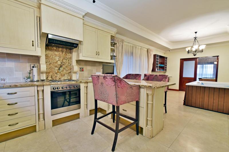 6 Bedroom Property for Sale in Glenvista Gauteng