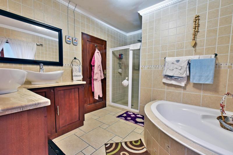 6 Bedroom Property for Sale in Glenvista Gauteng