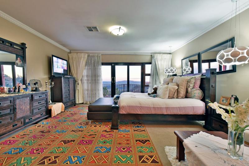 6 Bedroom Property for Sale in Glenvista Gauteng