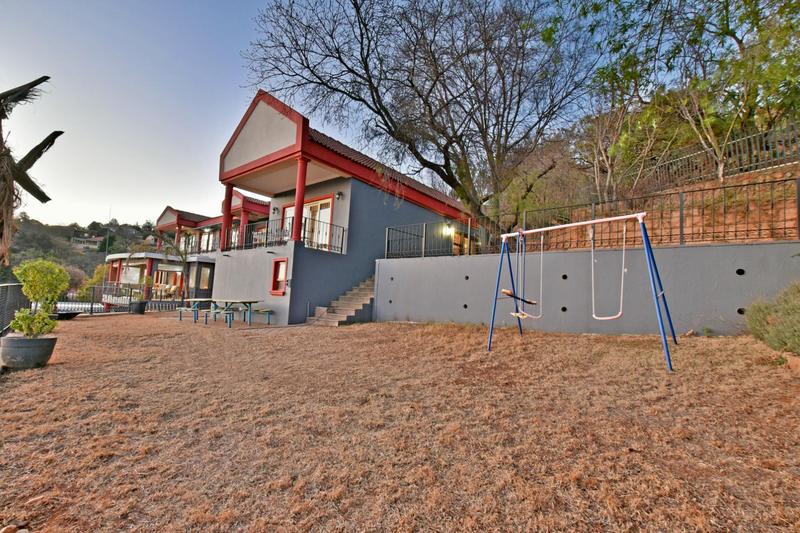 6 Bedroom Property for Sale in Glenvista Gauteng