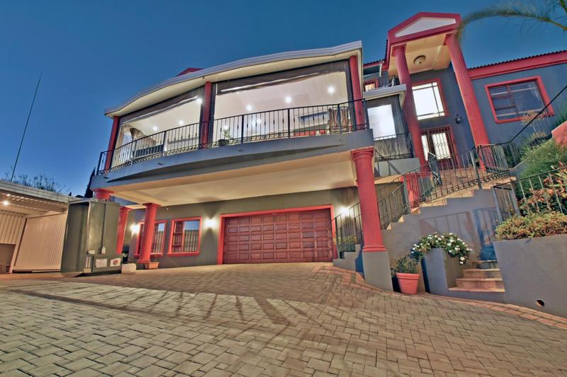 6 Bedroom Property for Sale in Glenvista Gauteng