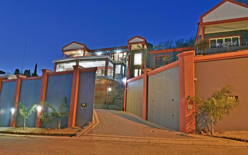 6 Bedroom Property for Sale in Glenvista Gauteng
