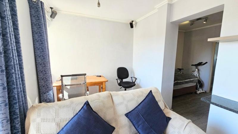 1 Bedroom Property for Sale in Sebenza Gauteng
