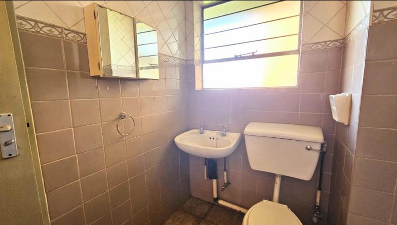 1 Bedroom Property for Sale in Malvern East Gauteng