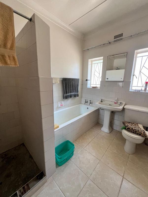 To Let 4 Bedroom Property for Rent in Selcourt Gauteng