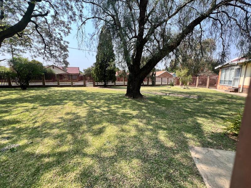 To Let 4 Bedroom Property for Rent in Selcourt Gauteng