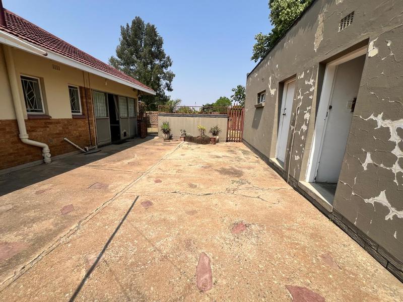 To Let 4 Bedroom Property for Rent in Selcourt Gauteng