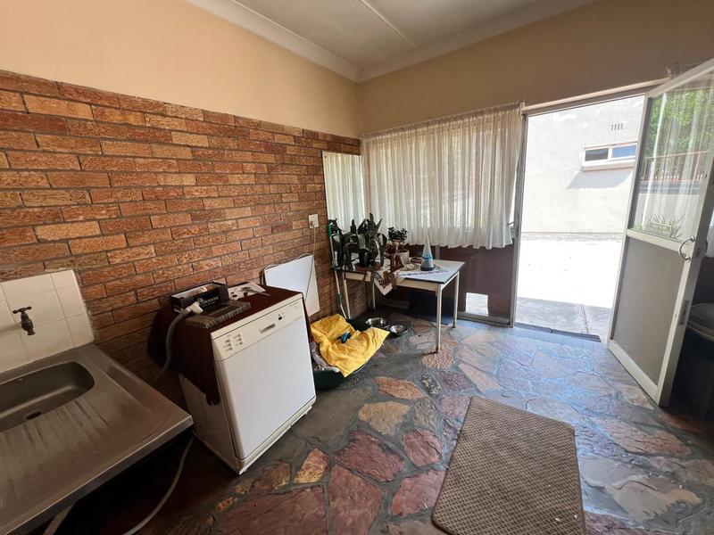 To Let 4 Bedroom Property for Rent in Selcourt Gauteng