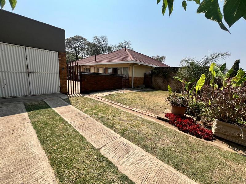To Let 4 Bedroom Property for Rent in Selcourt Gauteng