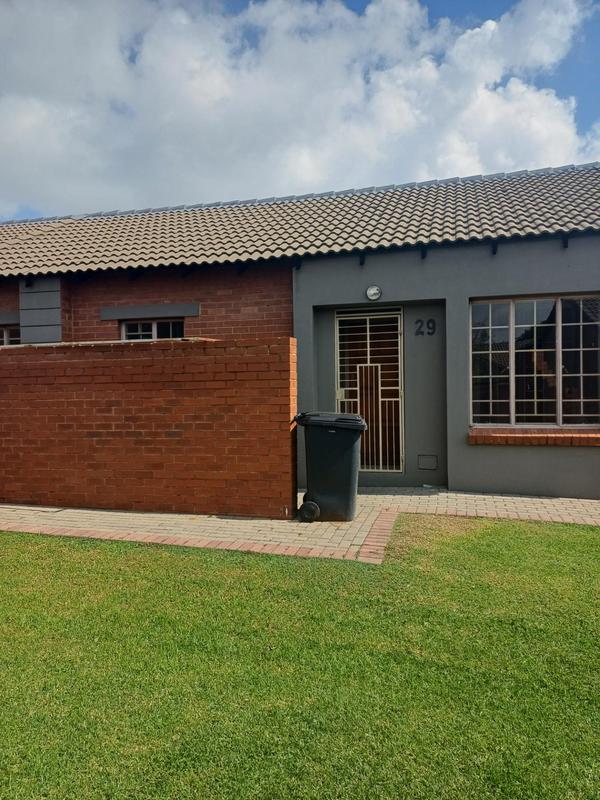 3 Bedroom Property for Sale in Stone Ridge Gauteng