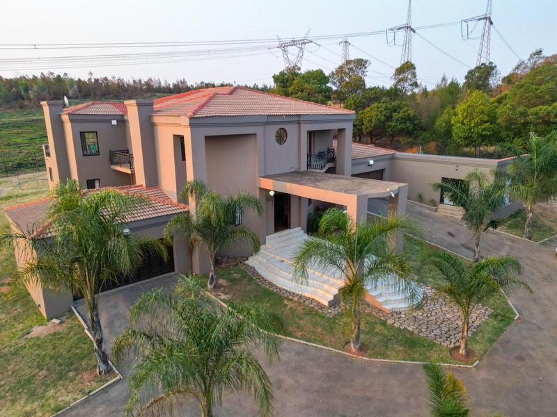 5 Bedroom Property for Sale in Rietvlei View Gauteng