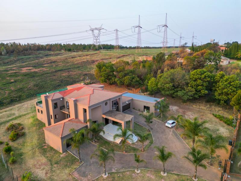 5 Bedroom Property for Sale in Rietvlei View Gauteng