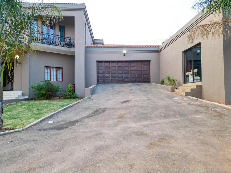 5 Bedroom Property for Sale in Rietvlei View Gauteng