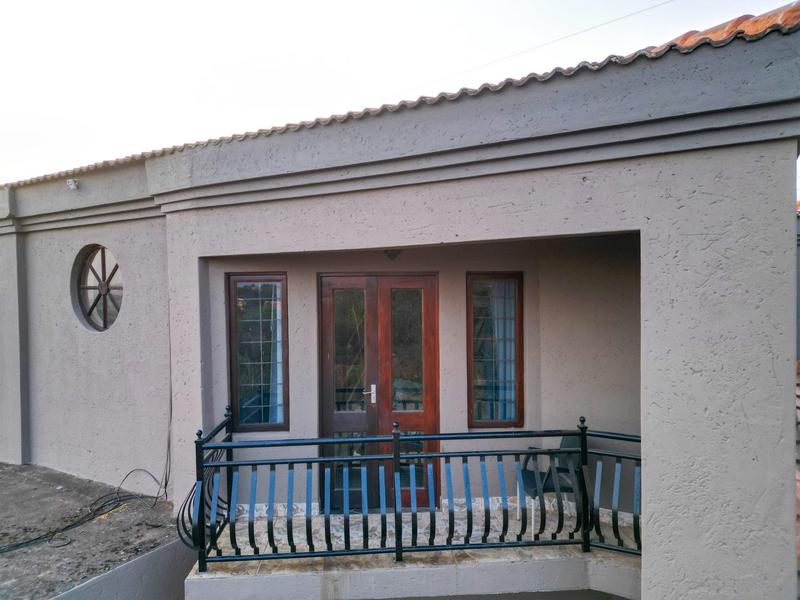 5 Bedroom Property for Sale in Rietvlei View Gauteng