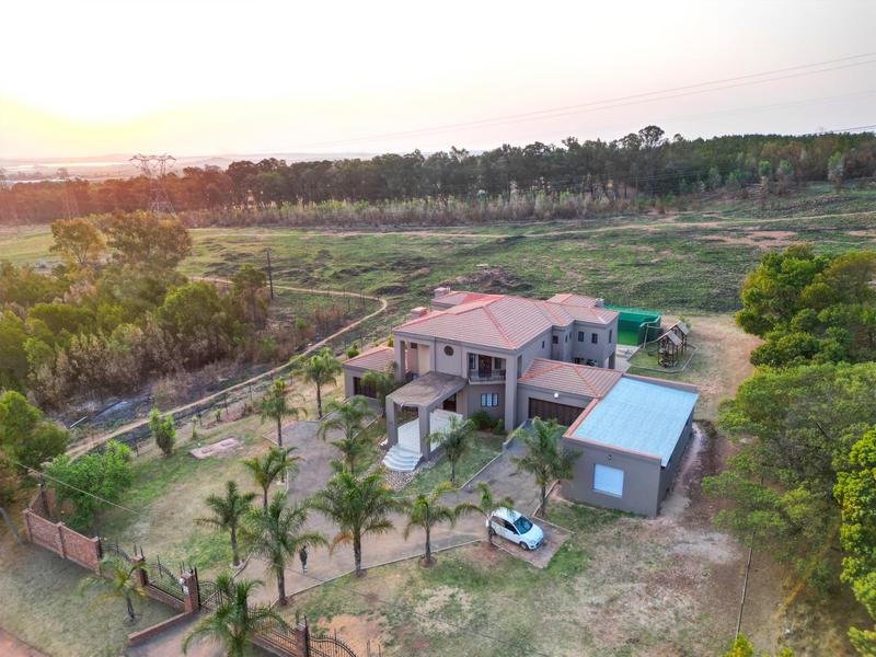 5 Bedroom Property for Sale in Rietvlei View Gauteng