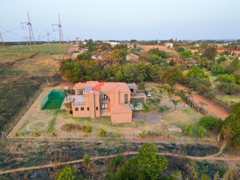 5 Bedroom Property for Sale in Rietvlei View Gauteng