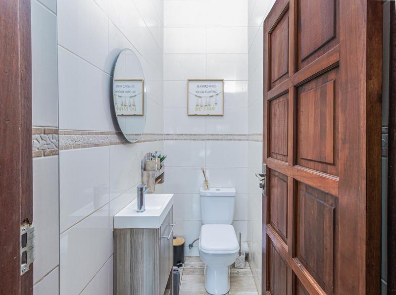 5 Bedroom Property for Sale in Rietvlei View Gauteng
