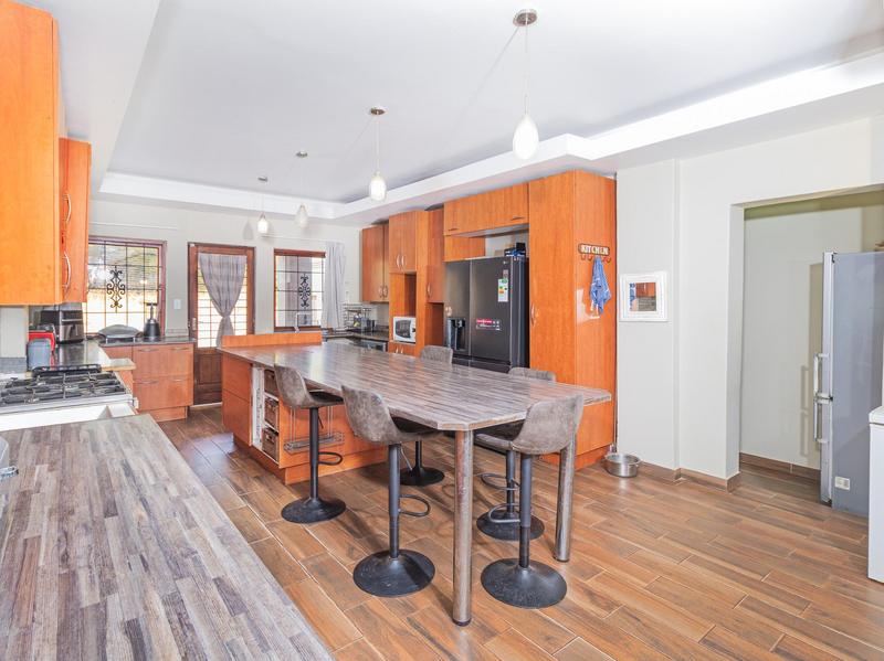 5 Bedroom Property for Sale in Rietvlei View Gauteng