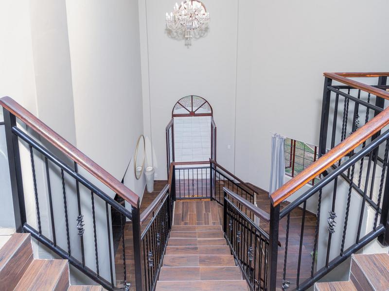 5 Bedroom Property for Sale in Rietvlei View Gauteng