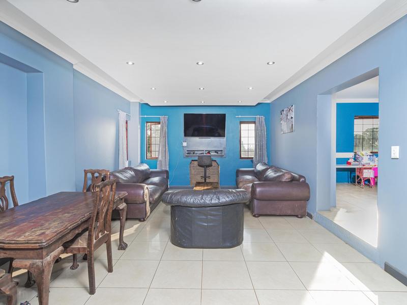 5 Bedroom Property for Sale in Rietvlei View Gauteng