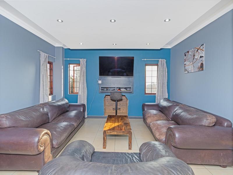 5 Bedroom Property for Sale in Rietvlei View Gauteng