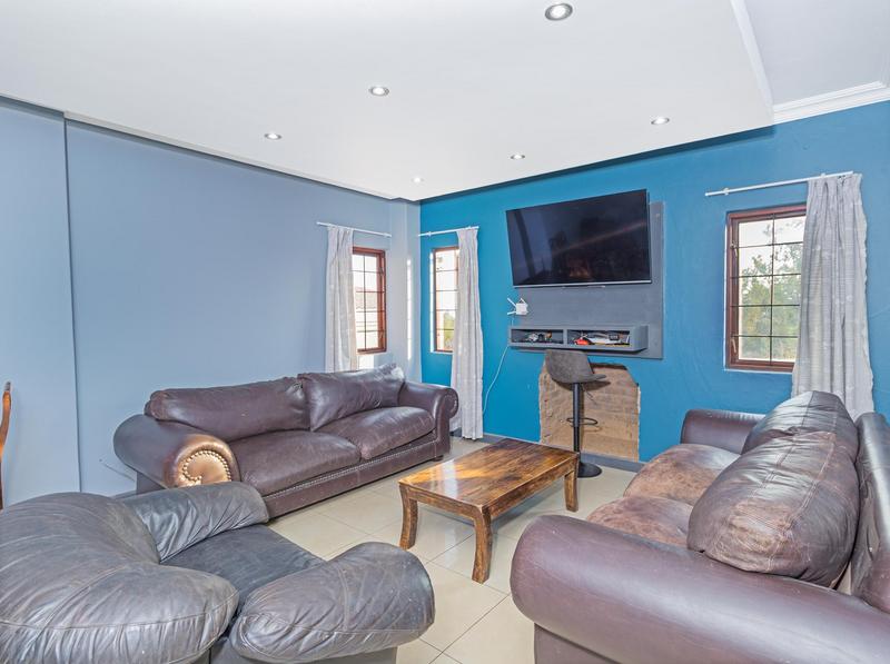 5 Bedroom Property for Sale in Rietvlei View Gauteng