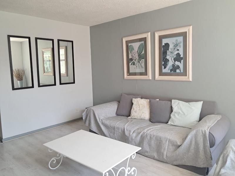 To Let 1 Bedroom Property for Rent in Sandhurst Gauteng