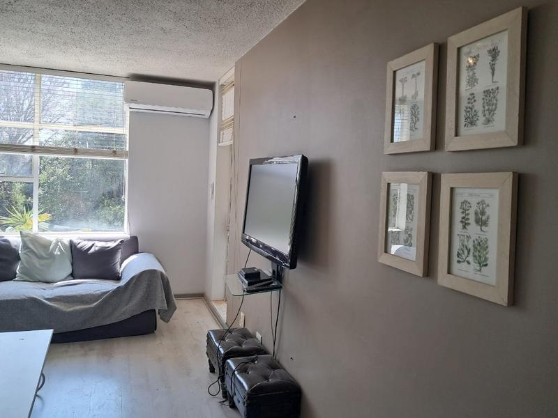 To Let 1 Bedroom Property for Rent in Sandhurst Gauteng