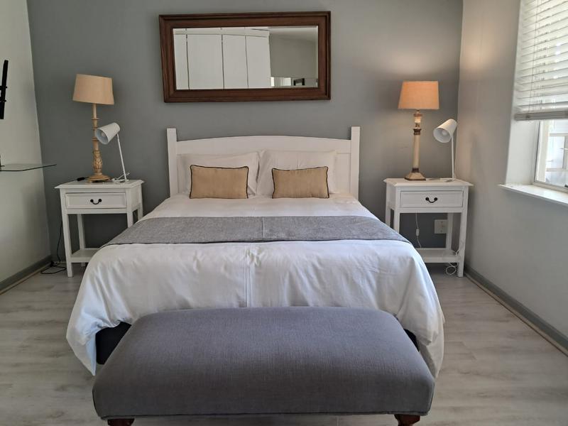 To Let 1 Bedroom Property for Rent in Sandhurst Gauteng