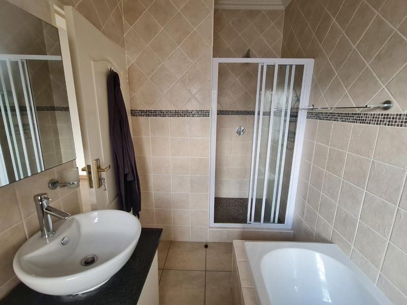 To Let 3 Bedroom Property for Rent in Radiokop Gauteng