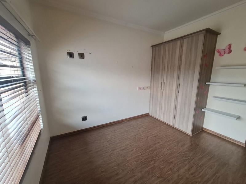 To Let 3 Bedroom Property for Rent in Radiokop Gauteng