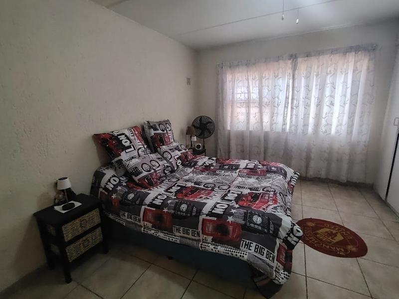 To Let 2 Bedroom Property for Rent in Weltevreden Park Gauteng