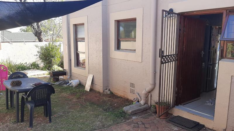 To Let 2 Bedroom Property for Rent in Weltevreden Park Gauteng