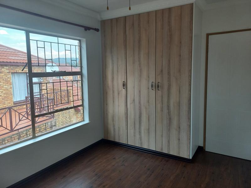 3 Bedroom Property for Sale in Wilgeheuwel Gauteng