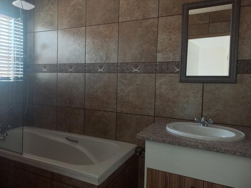 3 Bedroom Property for Sale in Wilgeheuwel Gauteng