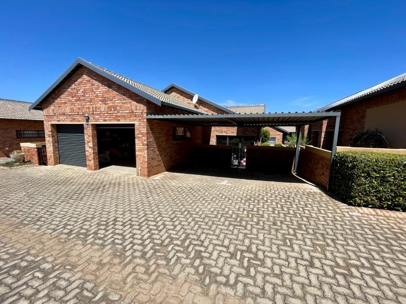 2 Bedroom Property for Sale in Noordheuwel Gauteng