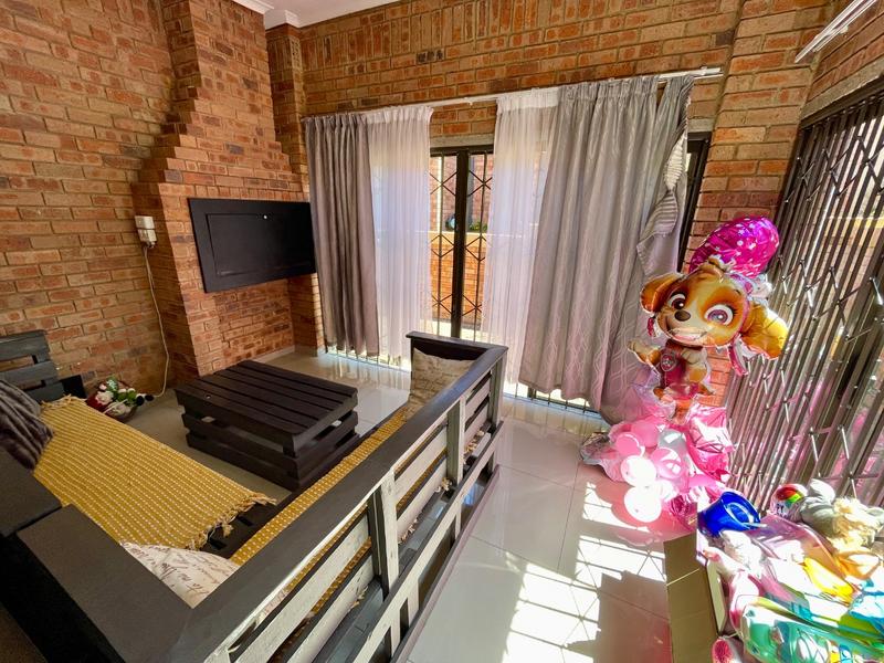 2 Bedroom Property for Sale in Noordheuwel Gauteng