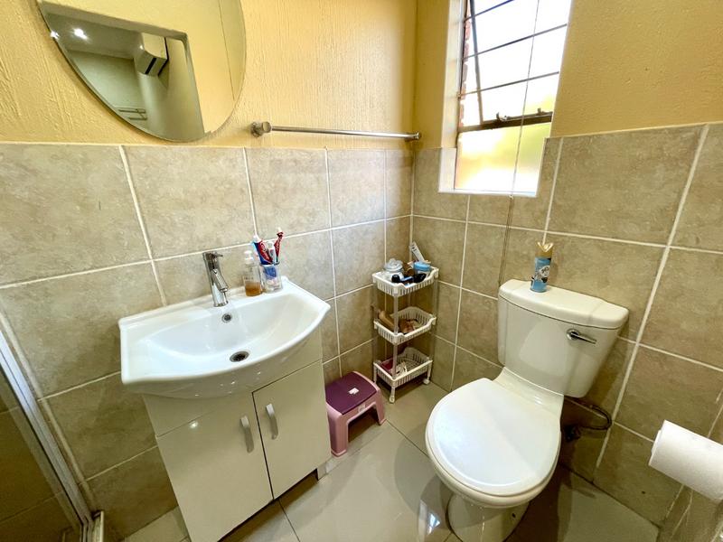 2 Bedroom Property for Sale in Noordheuwel Gauteng