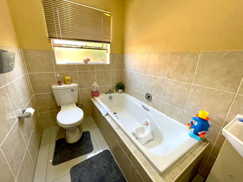 2 Bedroom Property for Sale in Noordheuwel Gauteng
