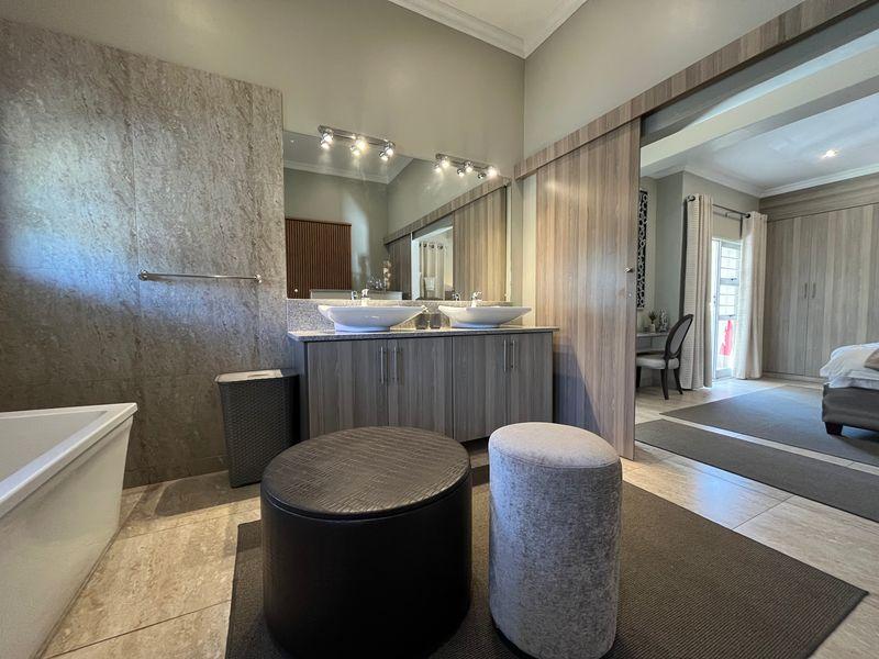 To Let 2 Bedroom Property for Rent in Waterkloof Ridge Gauteng