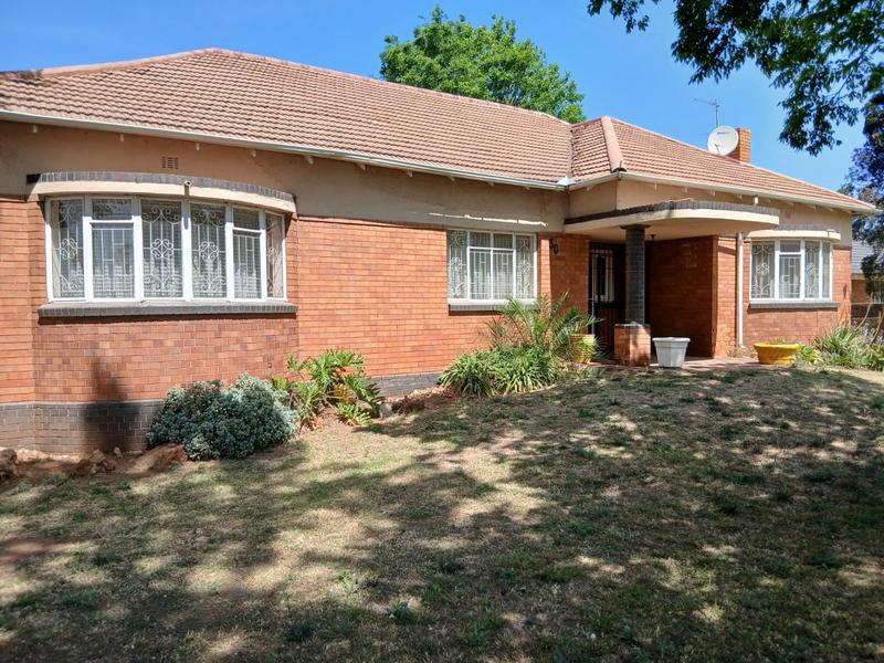 To Let 4 Bedroom Property for Rent in Selection Park Gauteng