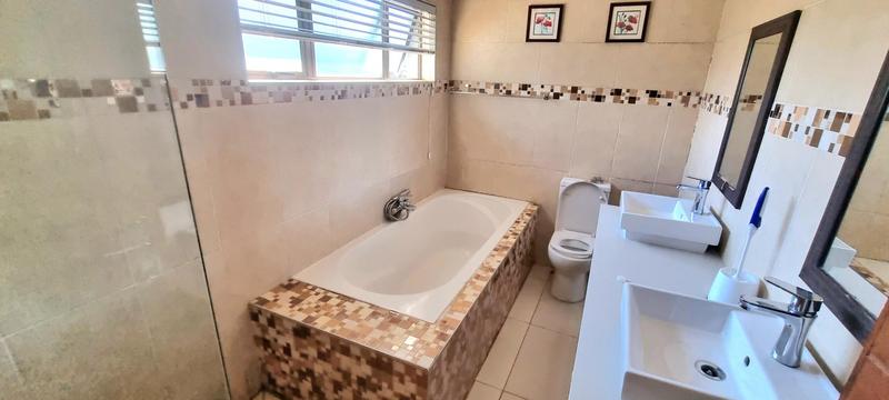 3 Bedroom Property for Sale in Eldoraigne Gauteng